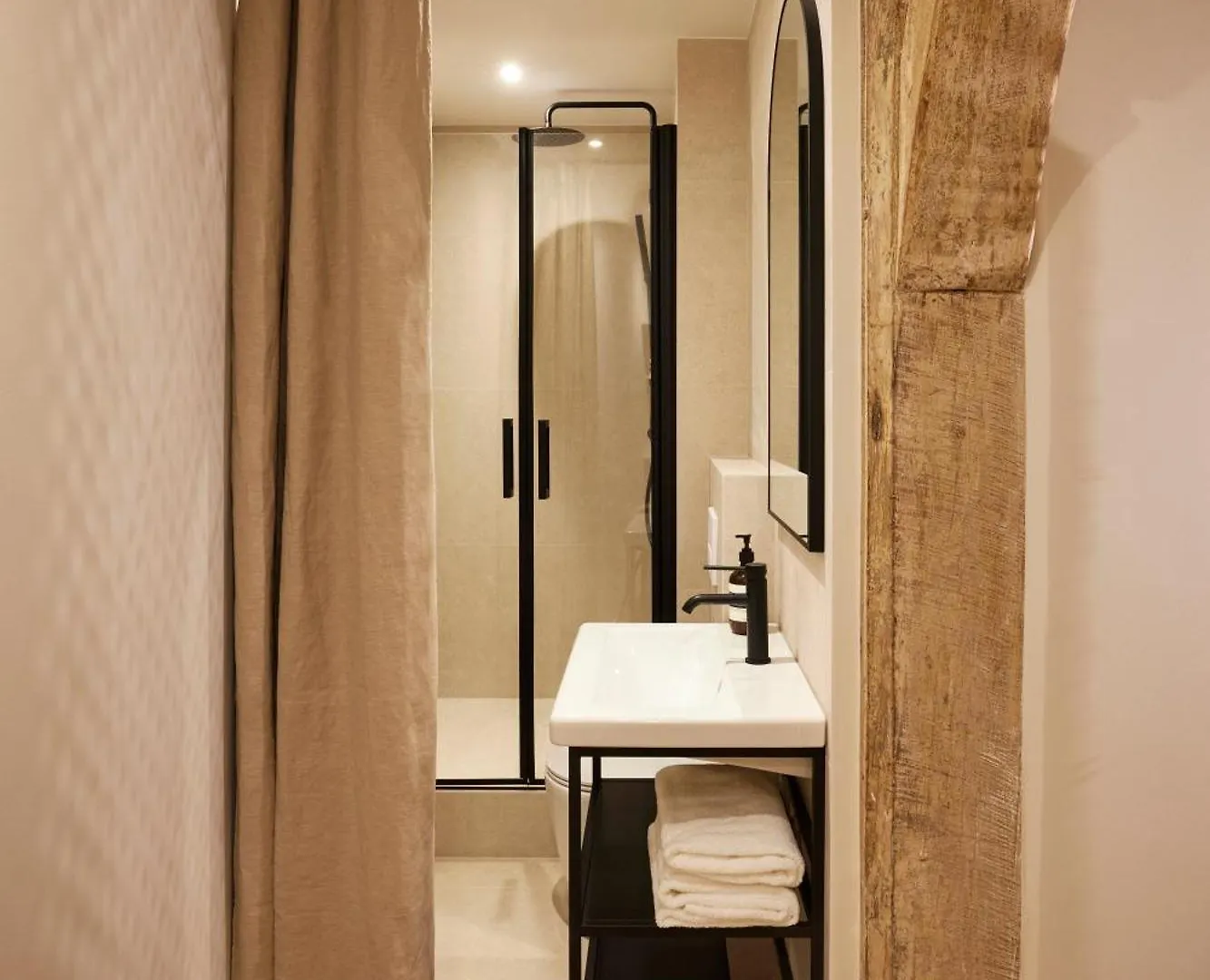 Stylish 2Br & 2Ba With Private Terrace Apartment Paris France